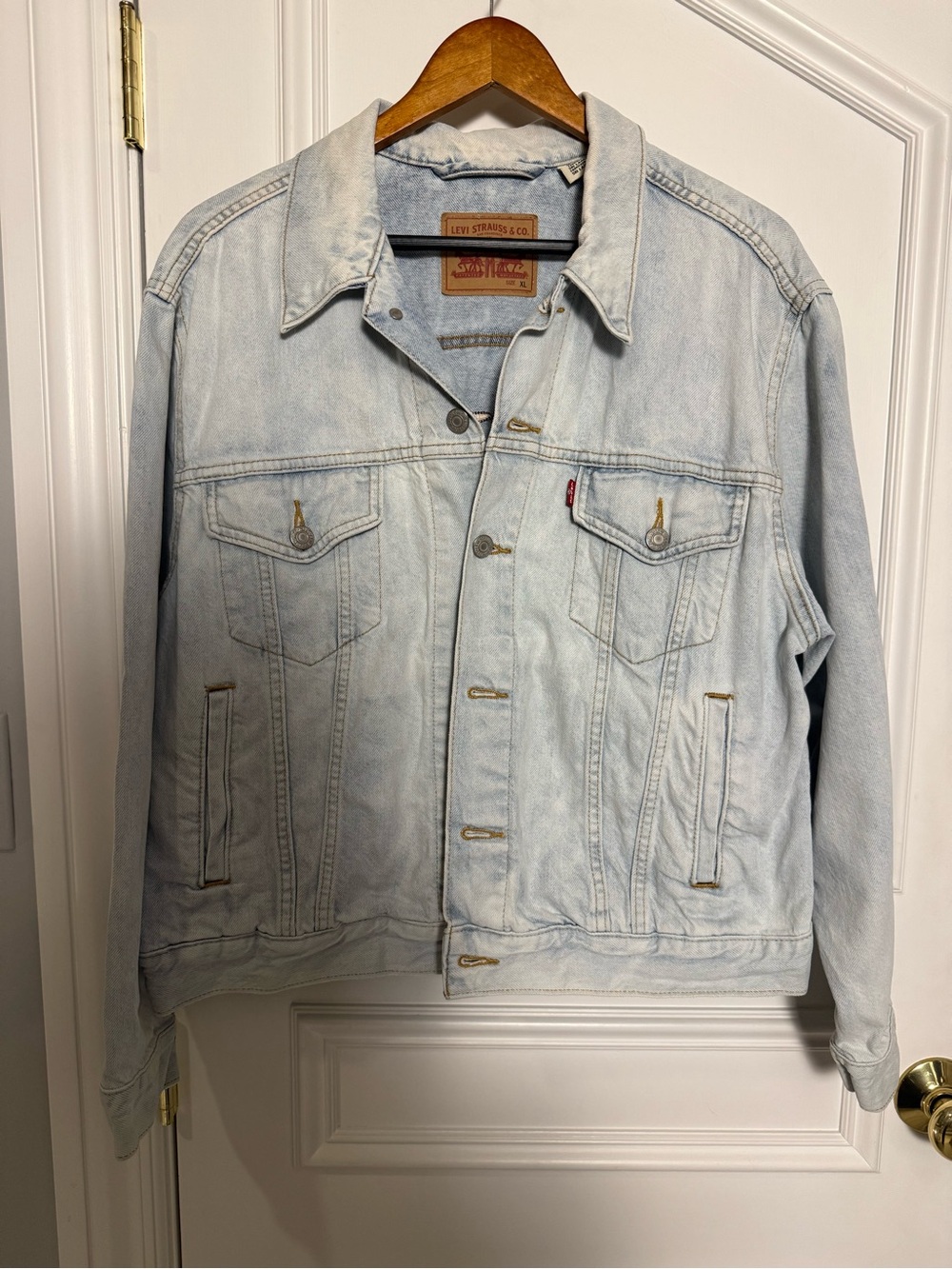 Levi’s XL Floral Embroidered Light Wash Denim Trucker Jacket